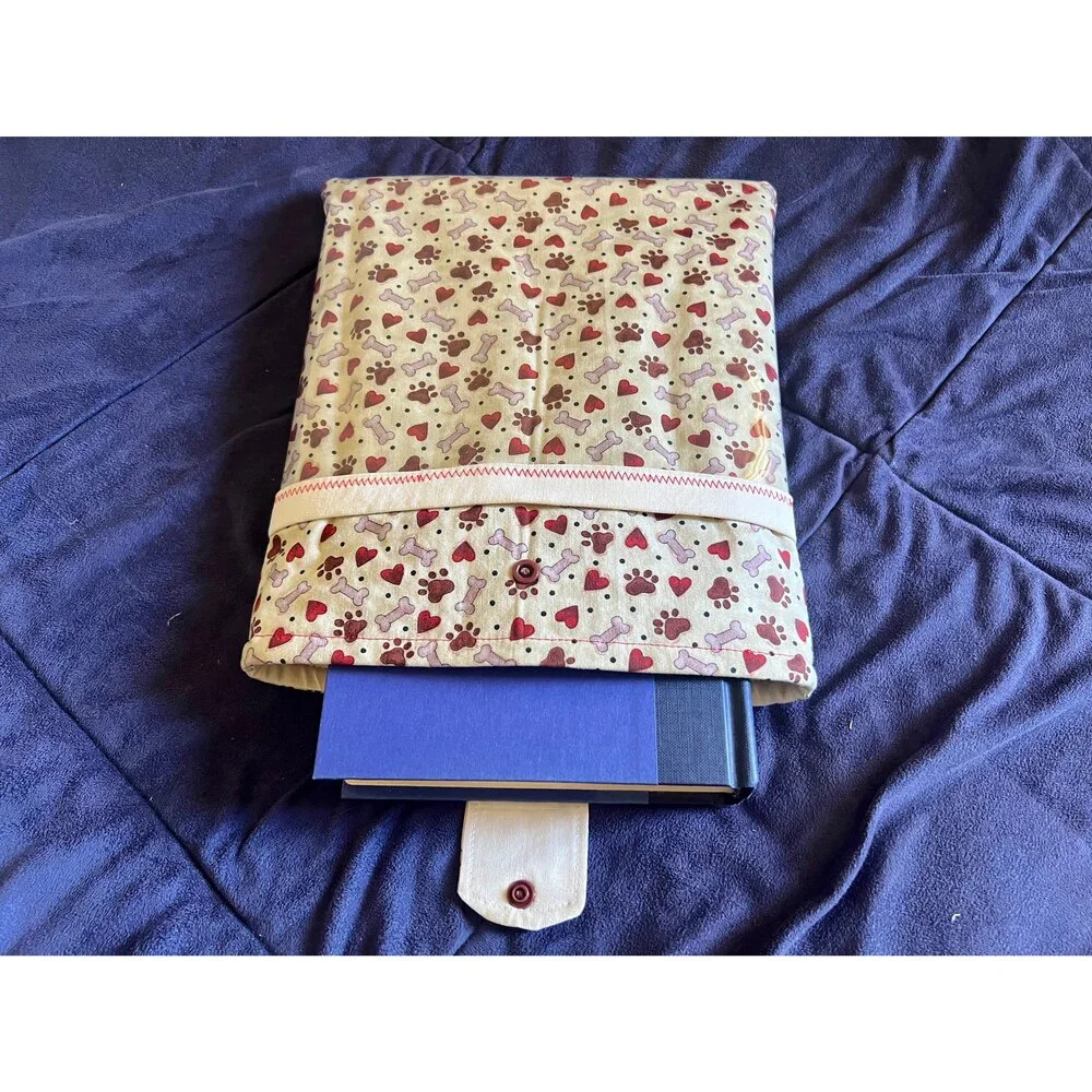 NWOT Pet Lovers Medium Book Sleeve, See Through Front Pocket, Corner Bookmark